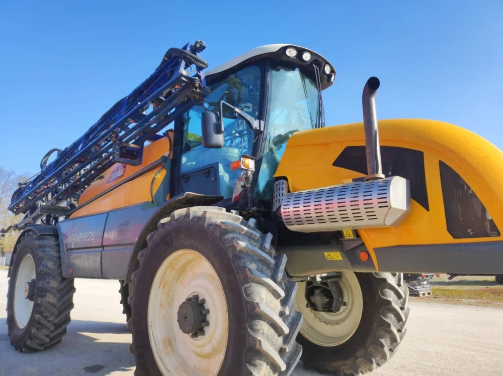 Caruelle NYMPHEOS 4240 CAB CENTRAL d'occasion — photo 1