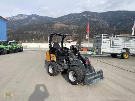 Mini chargeuse - 3 988 H - 2025
