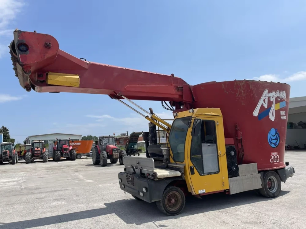 AGM Unifeed MIRAGE 200 d'occasion — photo 1