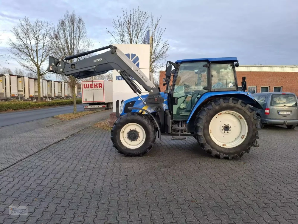 New Holland T5050 d'occasion — photo 1