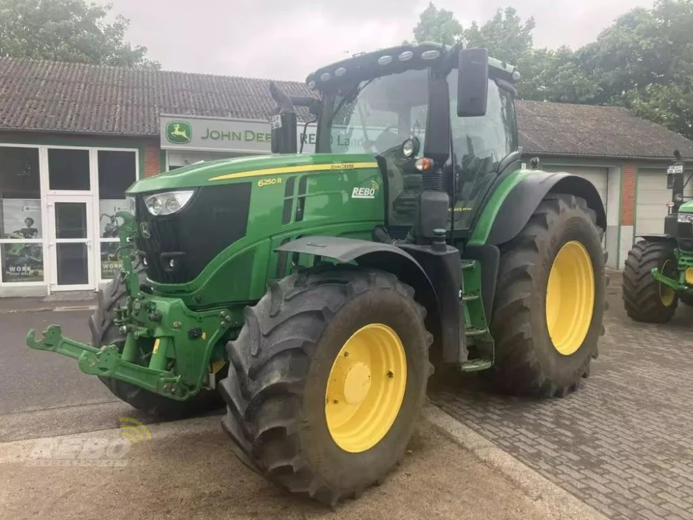 John Deere 6250R d'occasion — photo 1