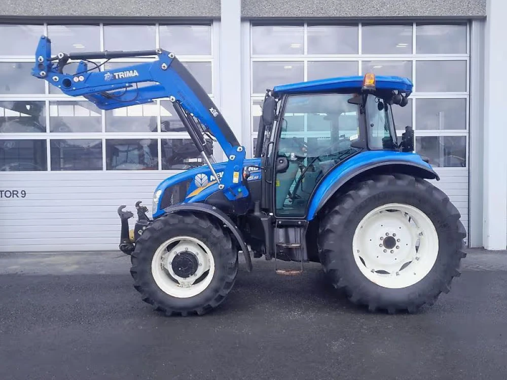 New Holland TD5.95 d'occasion — photo 1
