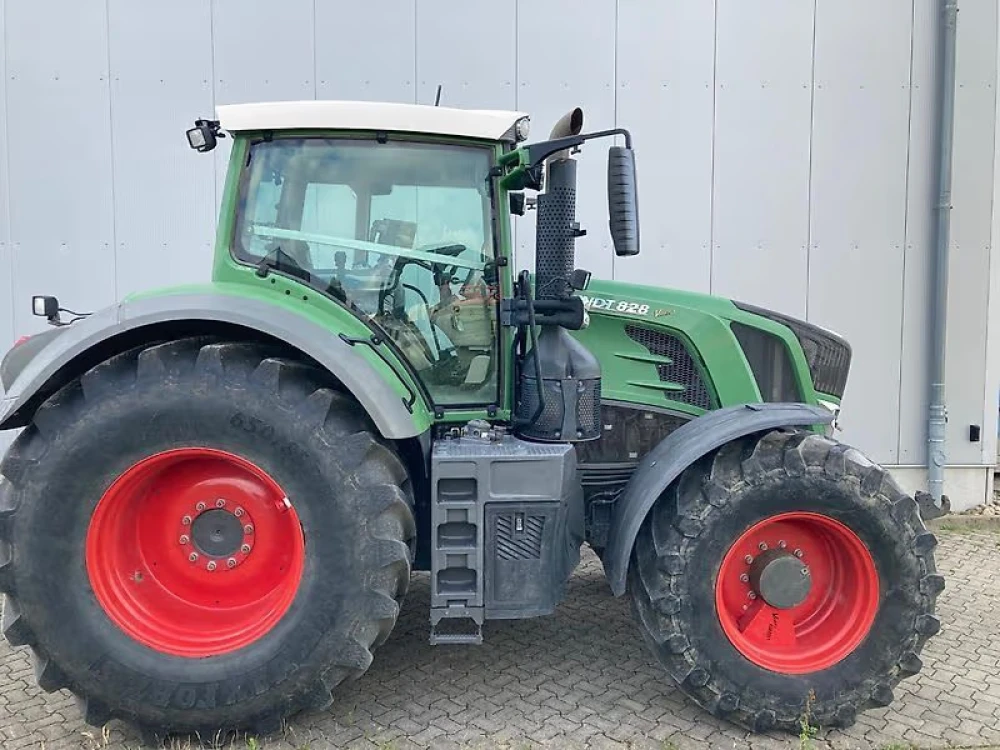 Fendt 828 PROFI PLUS d'occasion — photo 1