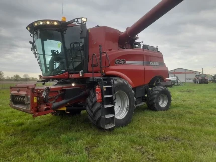 Moissonneuse batteuse - 450CH - 2013