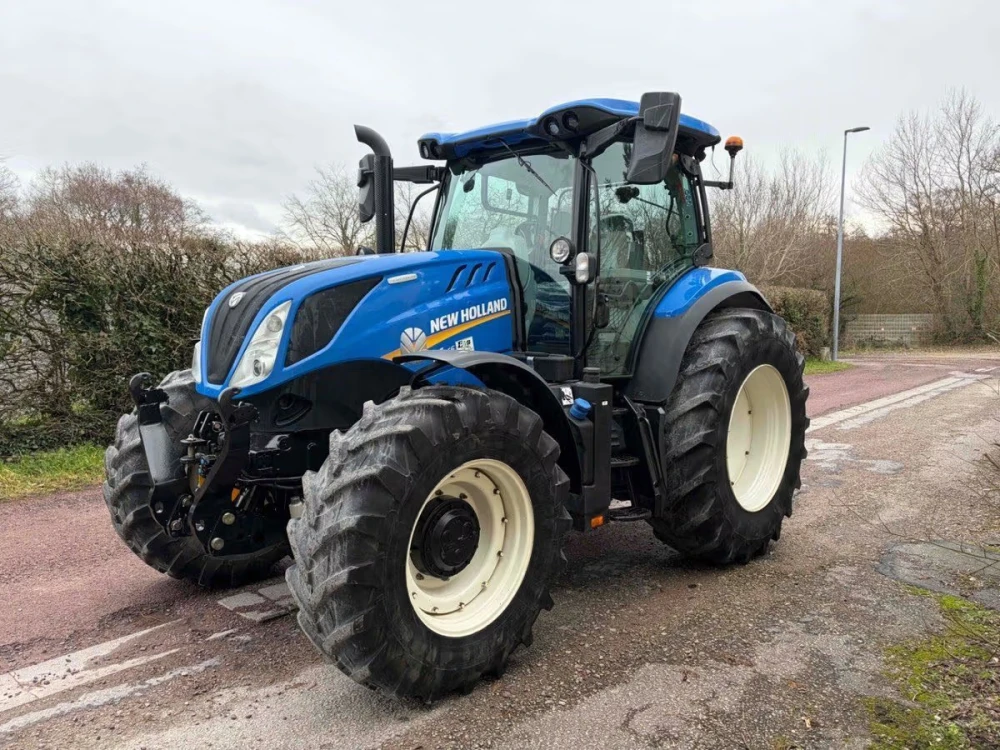 New Holland T6.165 DYNAMIC COMMAND d'occasion — photo 1