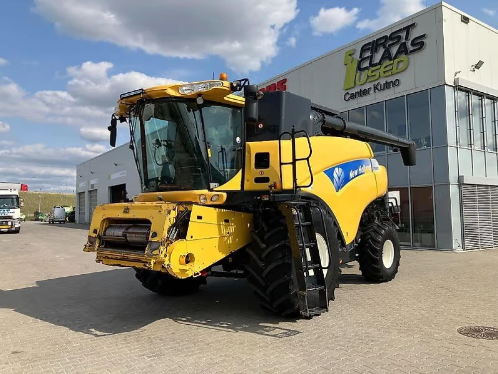 New Holland CR9090 d'occasion — photo 1