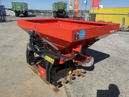 Distributeur d'engrais - 1M - 1 807 H - 2025