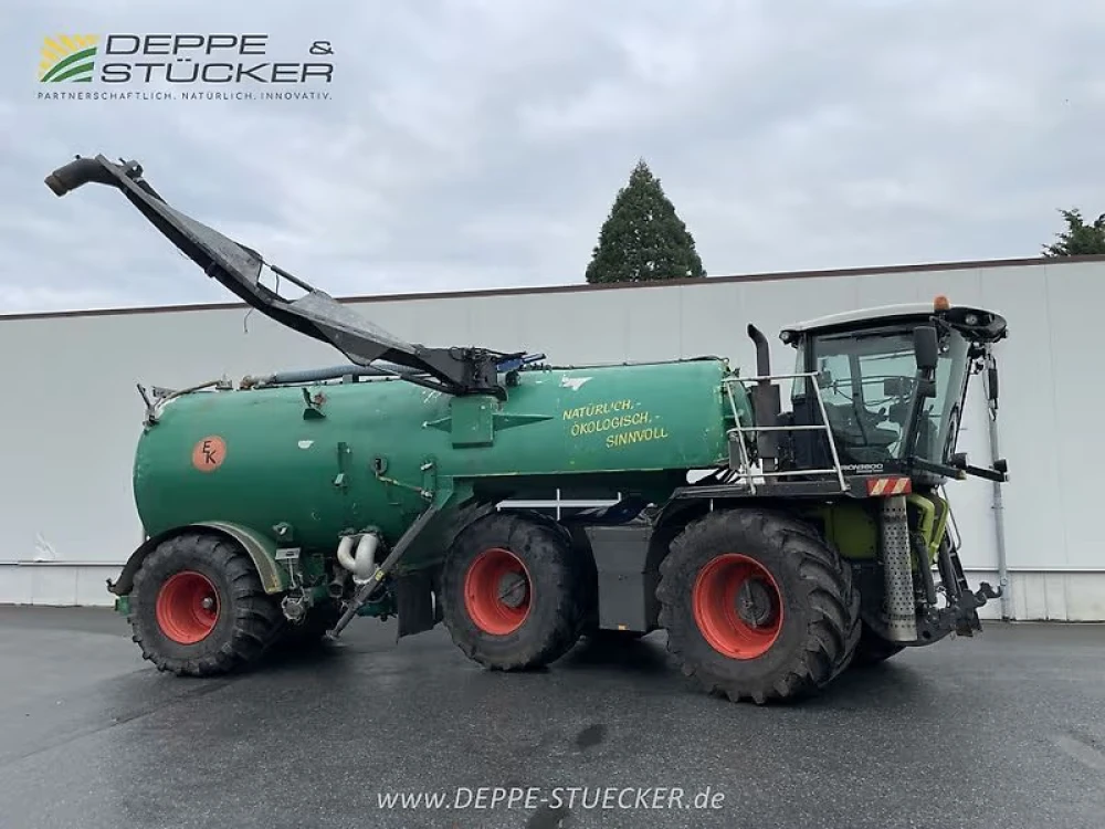 Claas XERION 3800 SADDLE TRAC d'occasion — photo 1