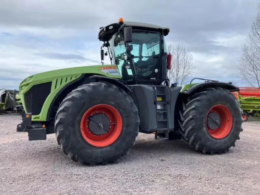 Claas XERION 4000 TRAC d'occasion — photo 1