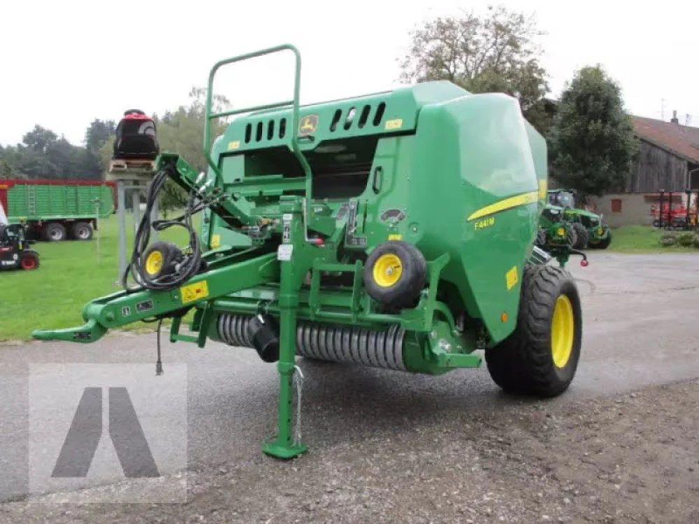 John Deere F441M d'occasion — photo 1
