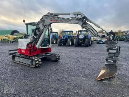 Mini pelle / Pelle / Excavatrice - 53CH - 620H - 2023