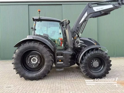 Tracteur agricole - 1750CH - 2796H - 2023
