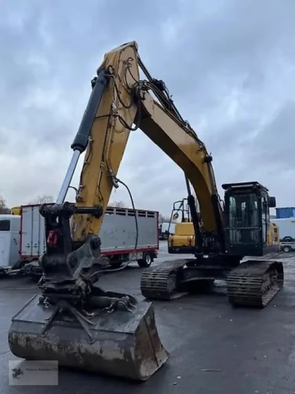 Mini pelle / Pelle / Excavatrice - 194CH - 2040H - 2019