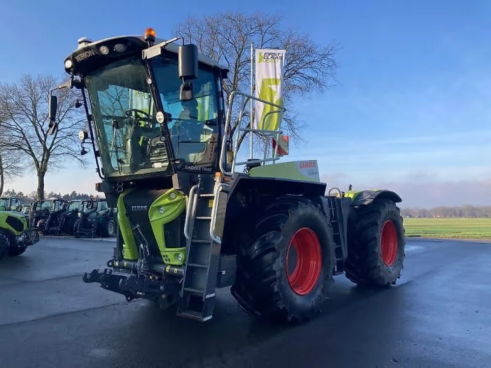 Claas XERION 4200 SADDLE TRAC d'occasion — photo 1