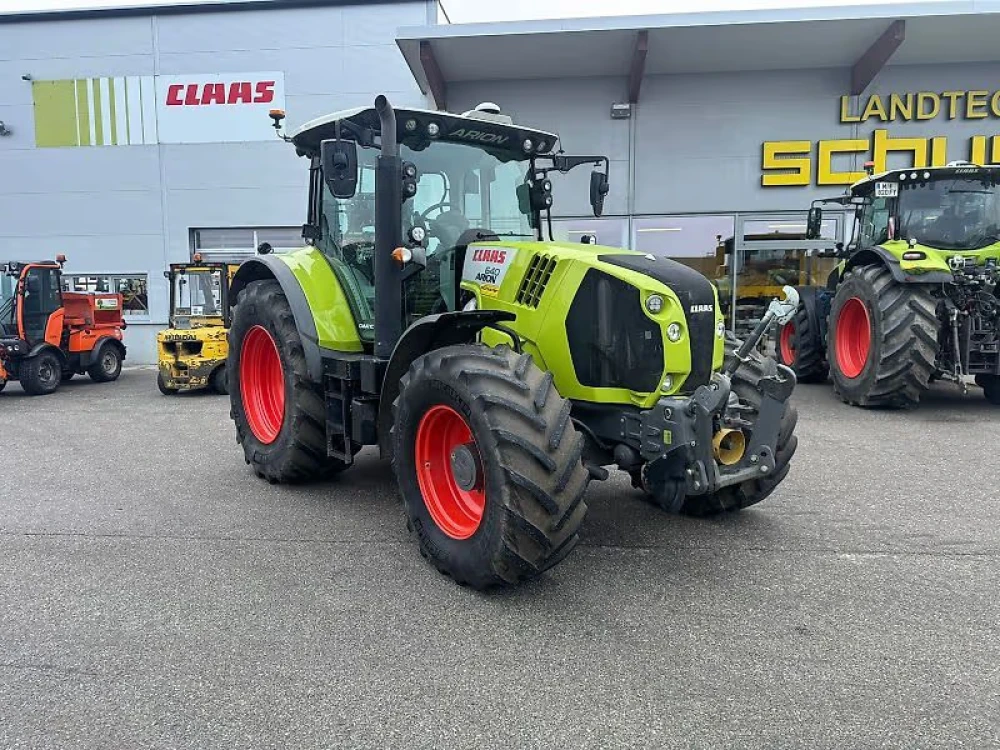 Claas ARION 640 CMATIC d'occasion — photo 1