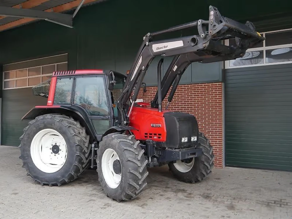 Valtra Valmet X 100 KNICKLENKER MIT QUICKE FRONTLADER d'occasion — photo 1
