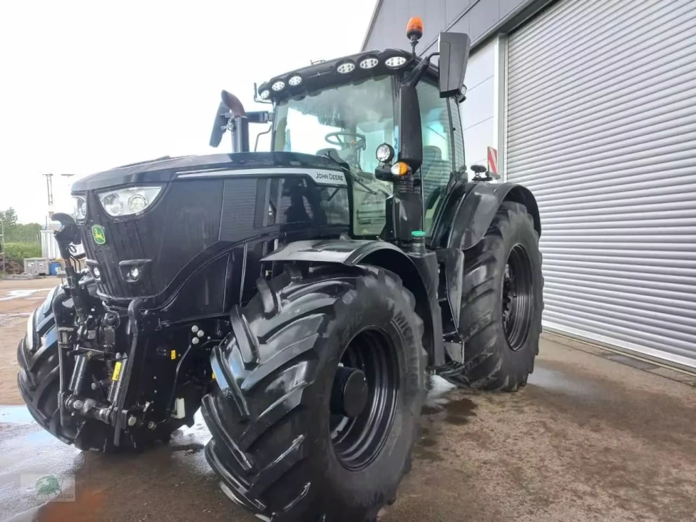 John Deere 6R 250 BLACK DESGIN d'occasion — photo 1