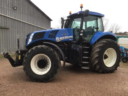 Tracteur agricole - 390CH - 3086H - 2013