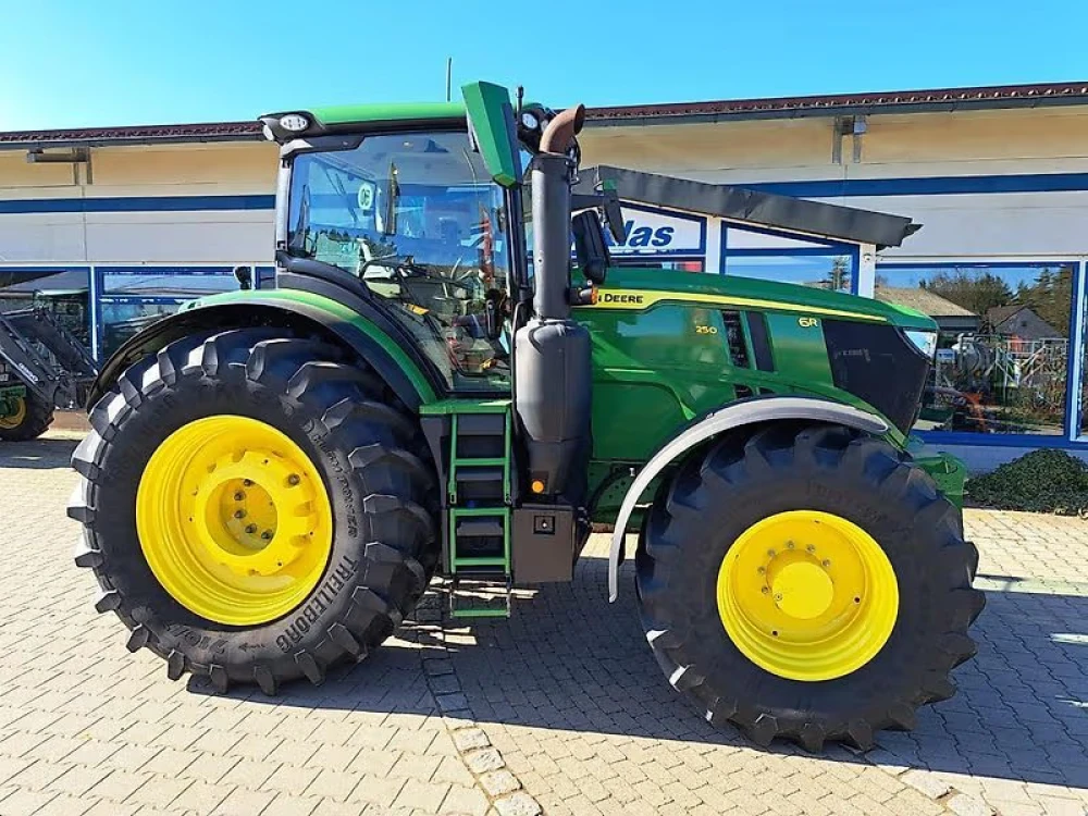 John Deere 6R 250 ULTIMATE SONDERFINA 2,99% d'occasion — photo 1