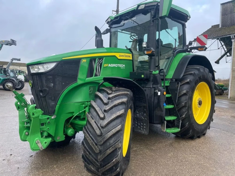 John Deere 7R250 d'occasion — photo 1