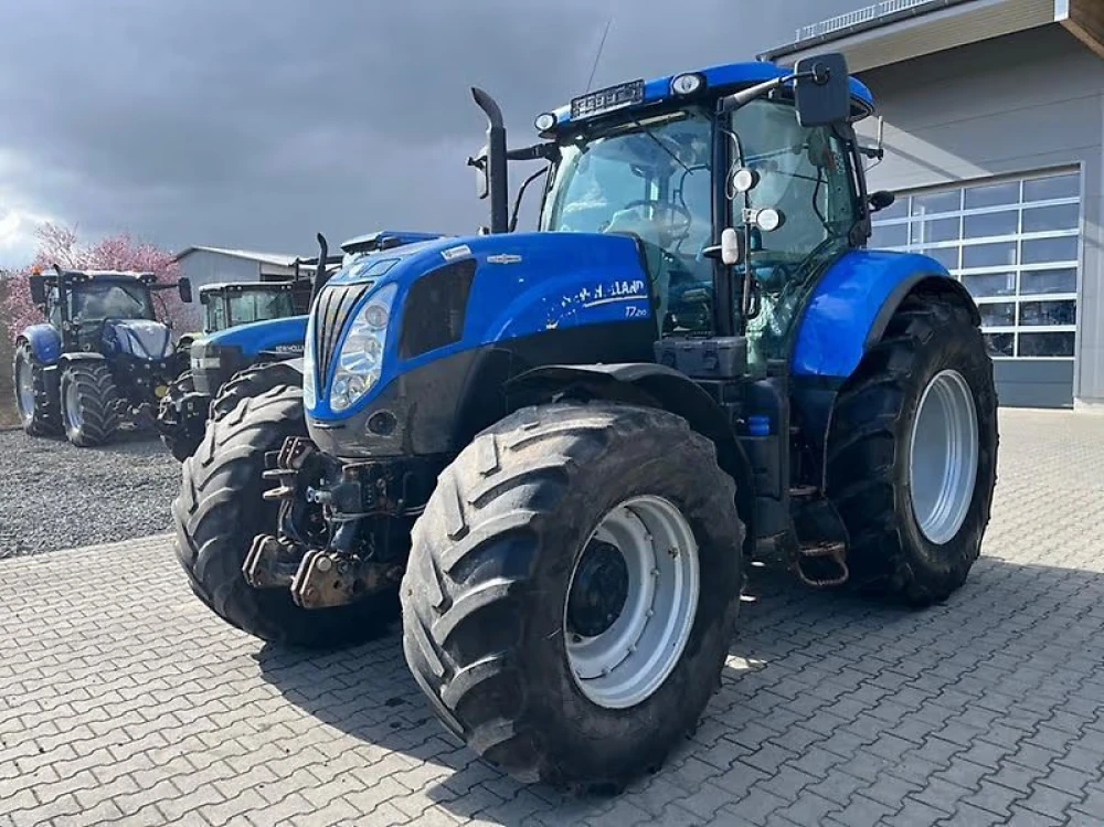 New Holland T 7.210 AC d'occasion — photo 1