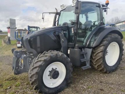 Tracteur agricole - 124CH - 5890H - 2009