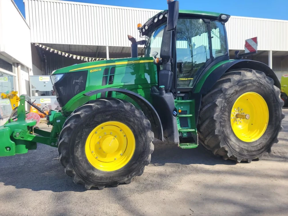 John Deere 6250R d'occasion — photo 1