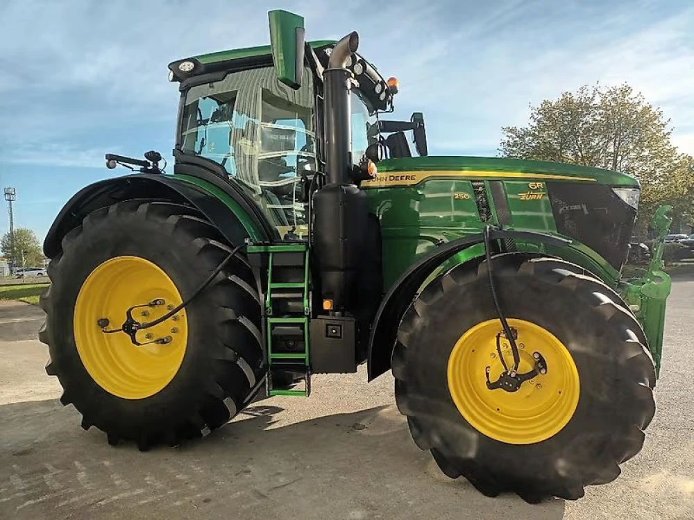 John Deere 6R250/6R 250 GARANTIE 02/2028 d'occasion — photo 1