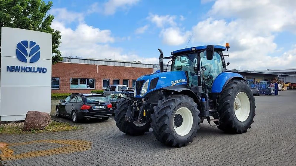 New Holland T7.220 AUTO COMMAND d'occasion — photo 1