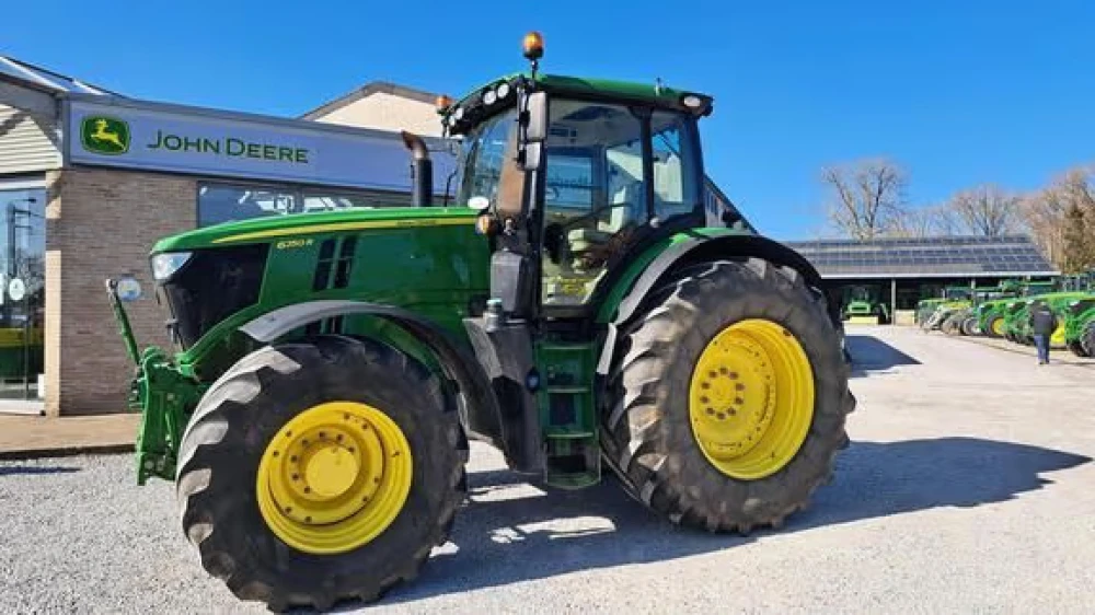 John Deere 6250R d'occasion — photo 1