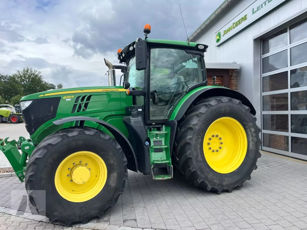 John Deere 6215R d'occasion — photo 1