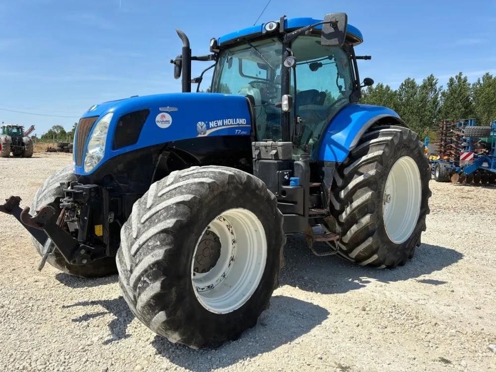 New Holland T7.250 AUTOCOMMAND d'occasion — photo 1