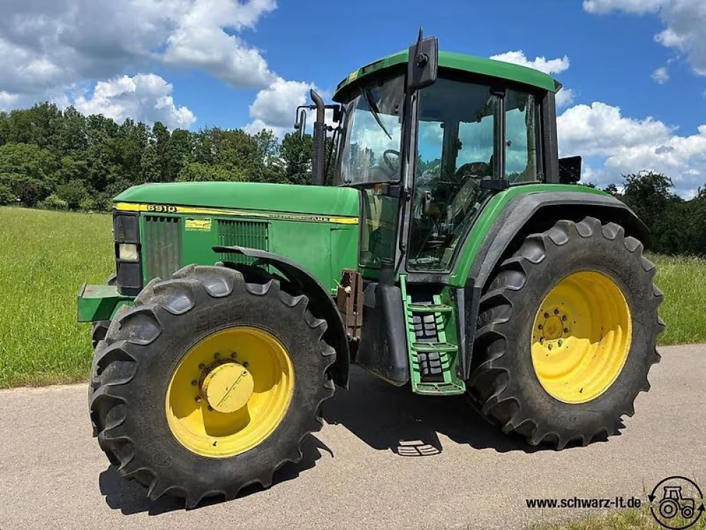 John Deere 6910 d'occasion — photo 1