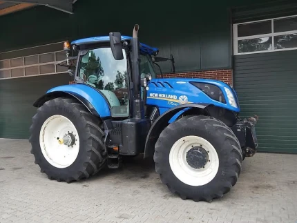 Tracteur agricole - 250 CH - 4590H - 2020
