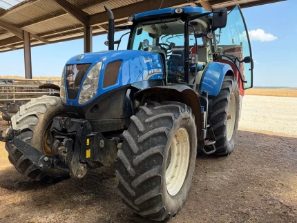 Tracteur agricole - 200 CH - 7600H - 2011