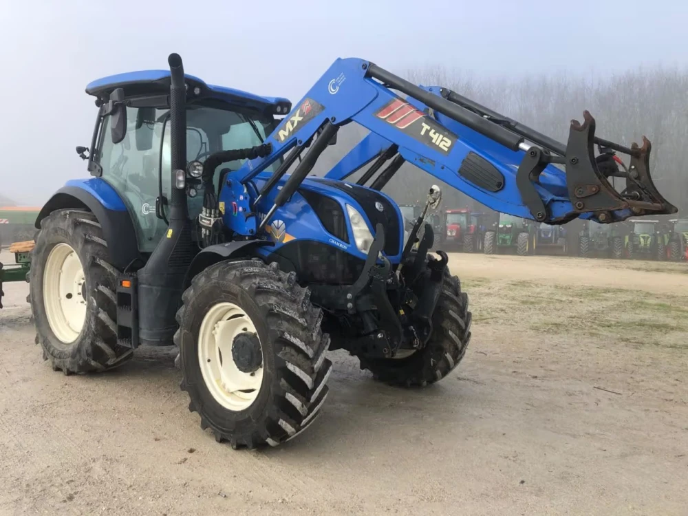 New Holland T6.155 DYNAMIC COMMAND d'occasion — photo 1