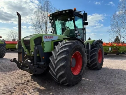 Tracteur agricole - 364CH - 12615H - 2009