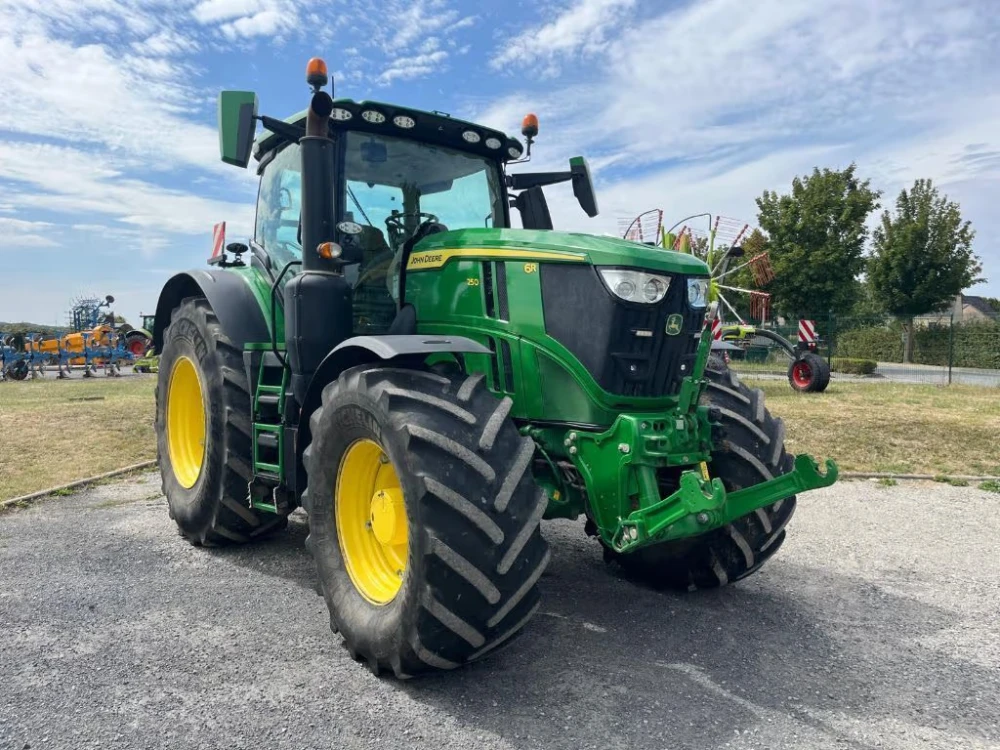 John Deere 6R250 d'occasion — photo 1