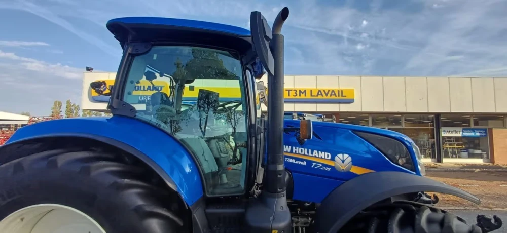 New Holland T7.245 POWERCOMMAND d'occasion — photo 1
