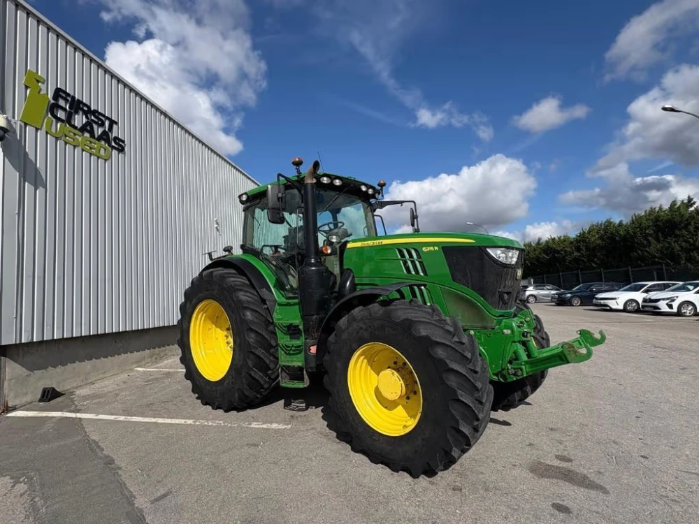 John Deere 6215R d'occasion — photo 1