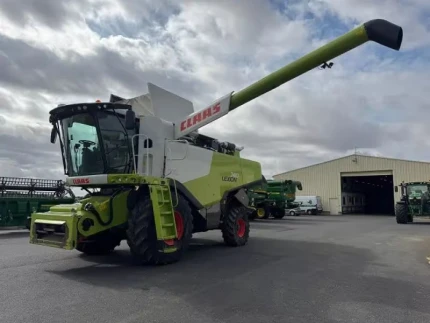Moissonneuse batteuse - 425CH - 2014