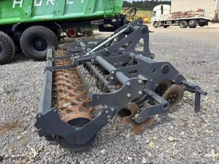 Vibroculteur - 4M - 2024