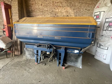 Distributeur d'engrais - 28M - 3500L - 2800CM - 2020