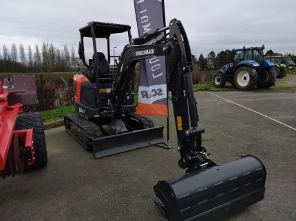Mini pelle / Pelle / Excavatrice - 120H - 2023