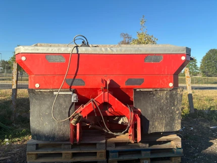 Distributeur d'engrais - 0.36M - 2700L - 2007