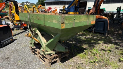 Distributeur d'engrais - 12M - 1200L - 1200CM - 1988