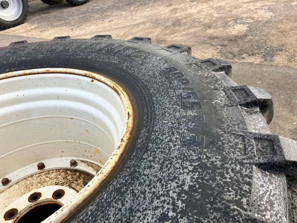 Alliance 800 65 R 32 d'occasion — photo 4