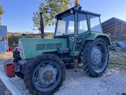 Tracteur agricole - 65CH - 3.82M - 200CM - 10000H - 1976