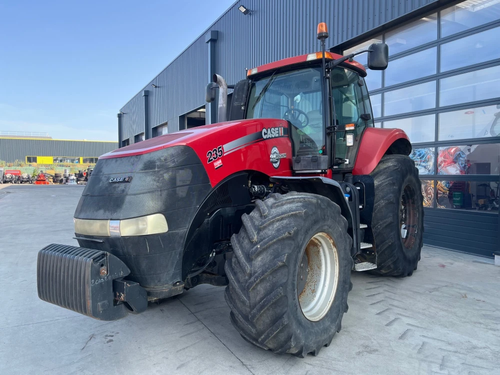 Case IH MAGNUM 235 EP EVOLUTION - 235 d'occasion — photo 2
