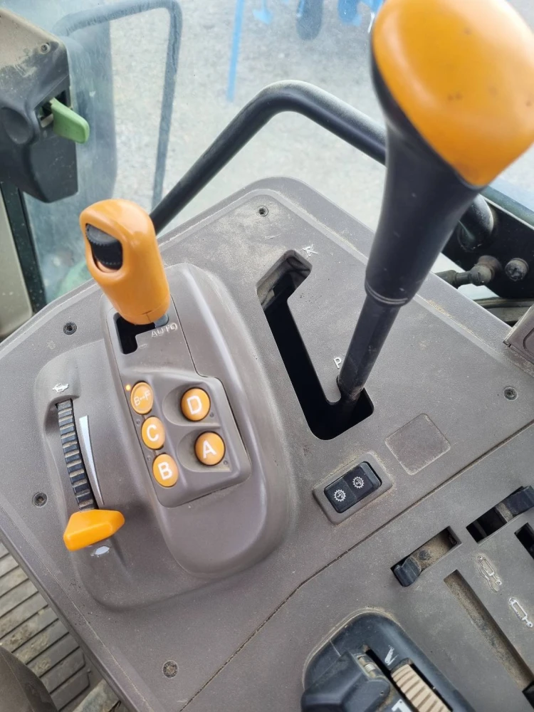 John Deere 6120M d'occasion — photo 10
